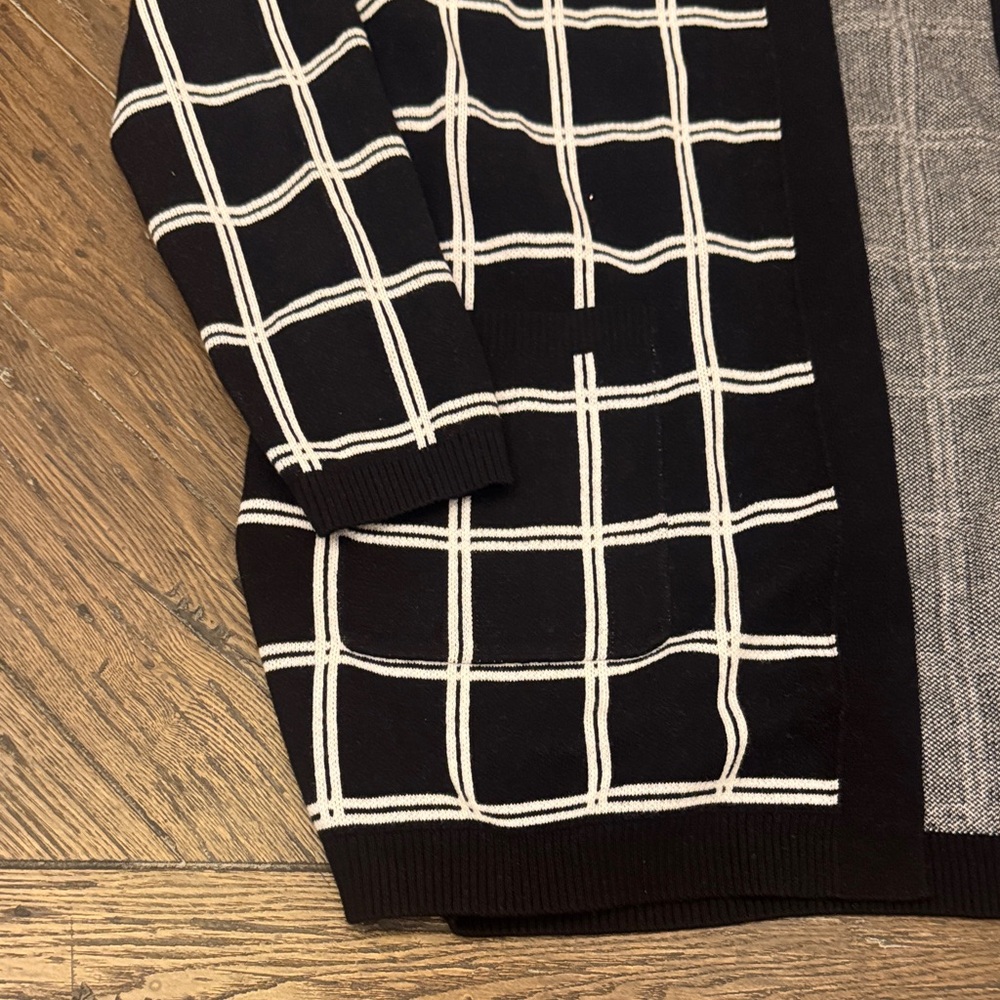 Kim Rogers Black and White Grid Cardigan - Size Large - Picture 3 of 6